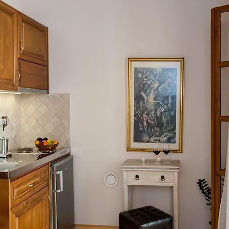 Pleiades Lejlighed *